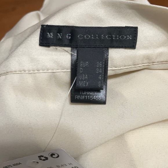 New Wrap Skirt with Pleats - Picture 3 of 5